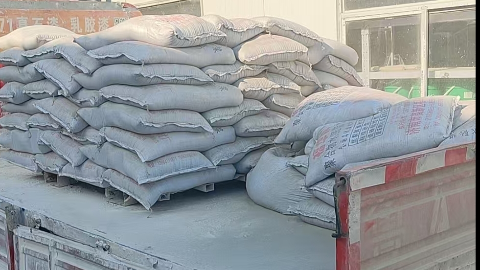 濟南膩子粉避坑：20/40/60元差價在哪？看懂原料+標準，不花冤枉錢